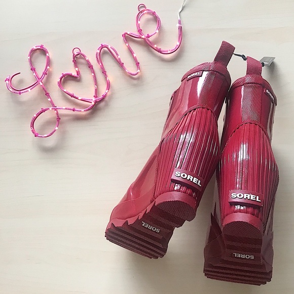 Sorel Joan rain glossy wedge boots - Picture 2 of 2